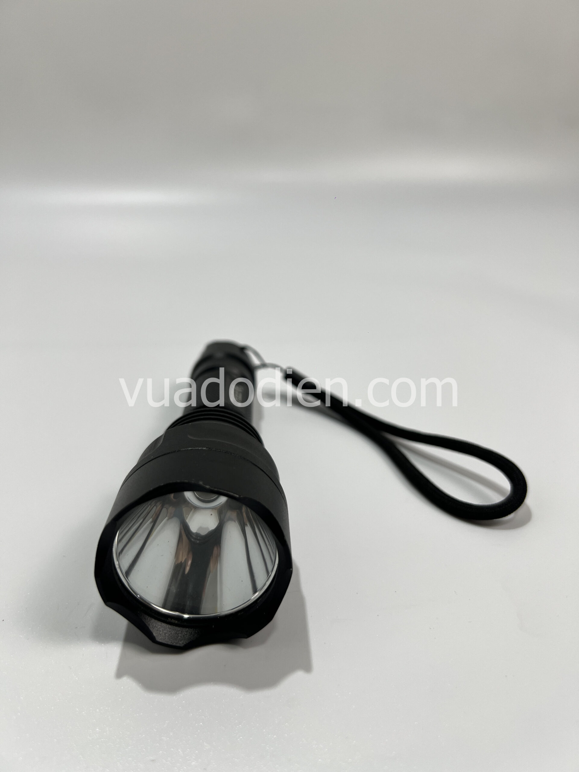 Đèn pin cầm tay siêu sáng Q5 vỏ hợp kim nhỏ gọn siêu bền