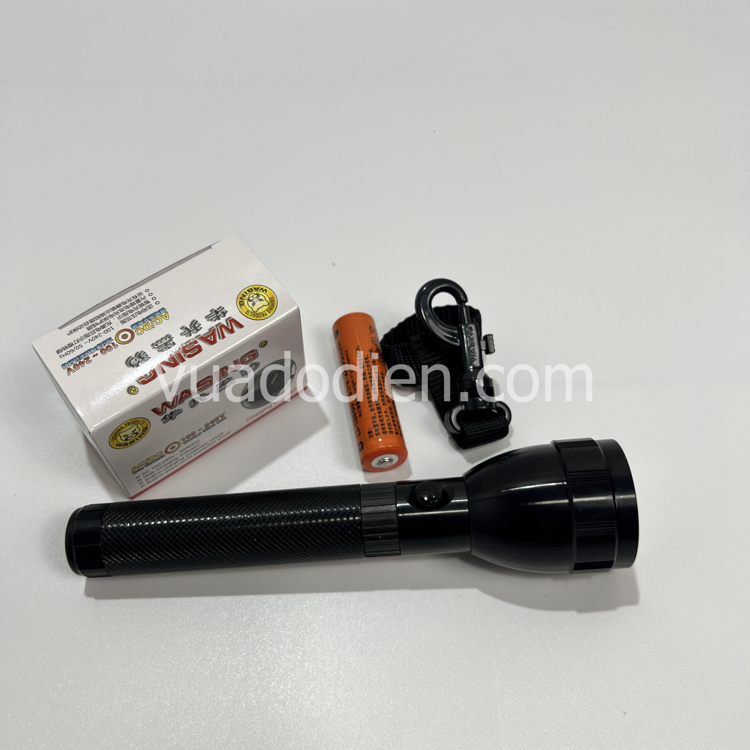 Đèn pin cầm tay siêu sáng Wasing WFL-203 5W chiếu xa 600m